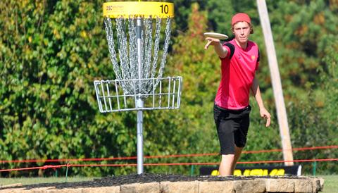 DUDE clothing - Simon Lizotte - Spin Putt - Photo from ROB MCLEOD